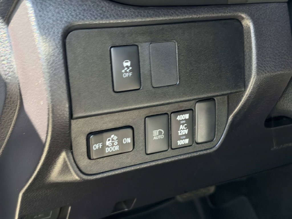 Used 2022 Toyota Tacoma TRD Off-Road w/ Technology Package AWD/4WD image 23