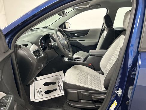 Used 2023 Chevrolet Equinox LS image 9