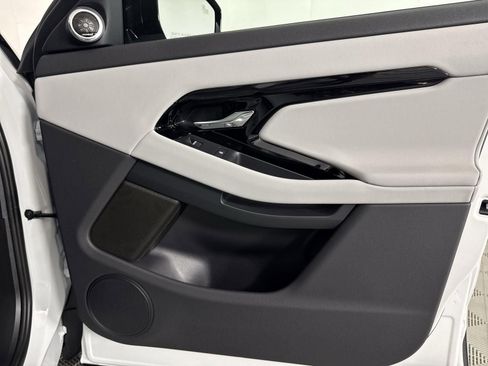 Used 2026 Land Rover Range Rover Evoque S image 33