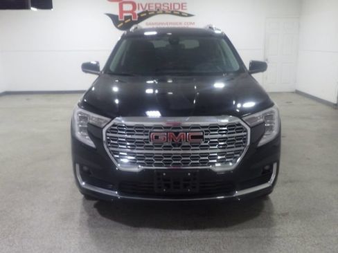 Used 2024 GMC Terrain Denali w/ Black Diamond Edition AWD/4WD image 6