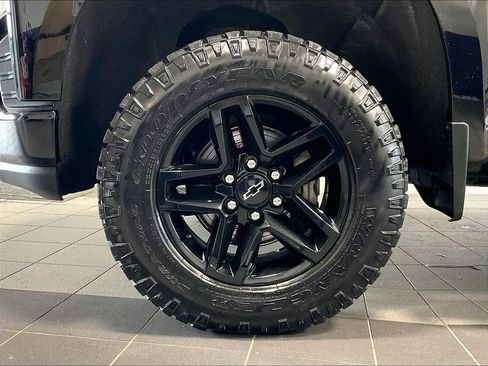 Used 2019 Chevrolet Silverado 1500 LT Trail Boss AWD/4WD image 7