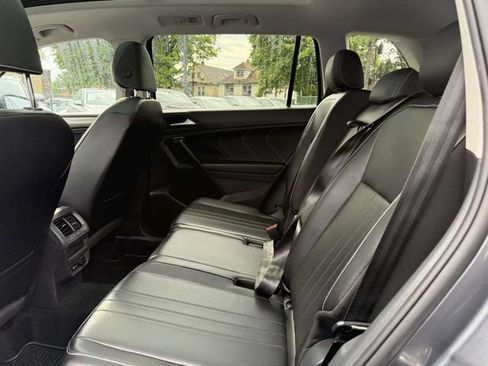 Certified 2024 Volkswagen Tiguan SE w/ Panoramic Sunroof Package AWD/4WD image 13