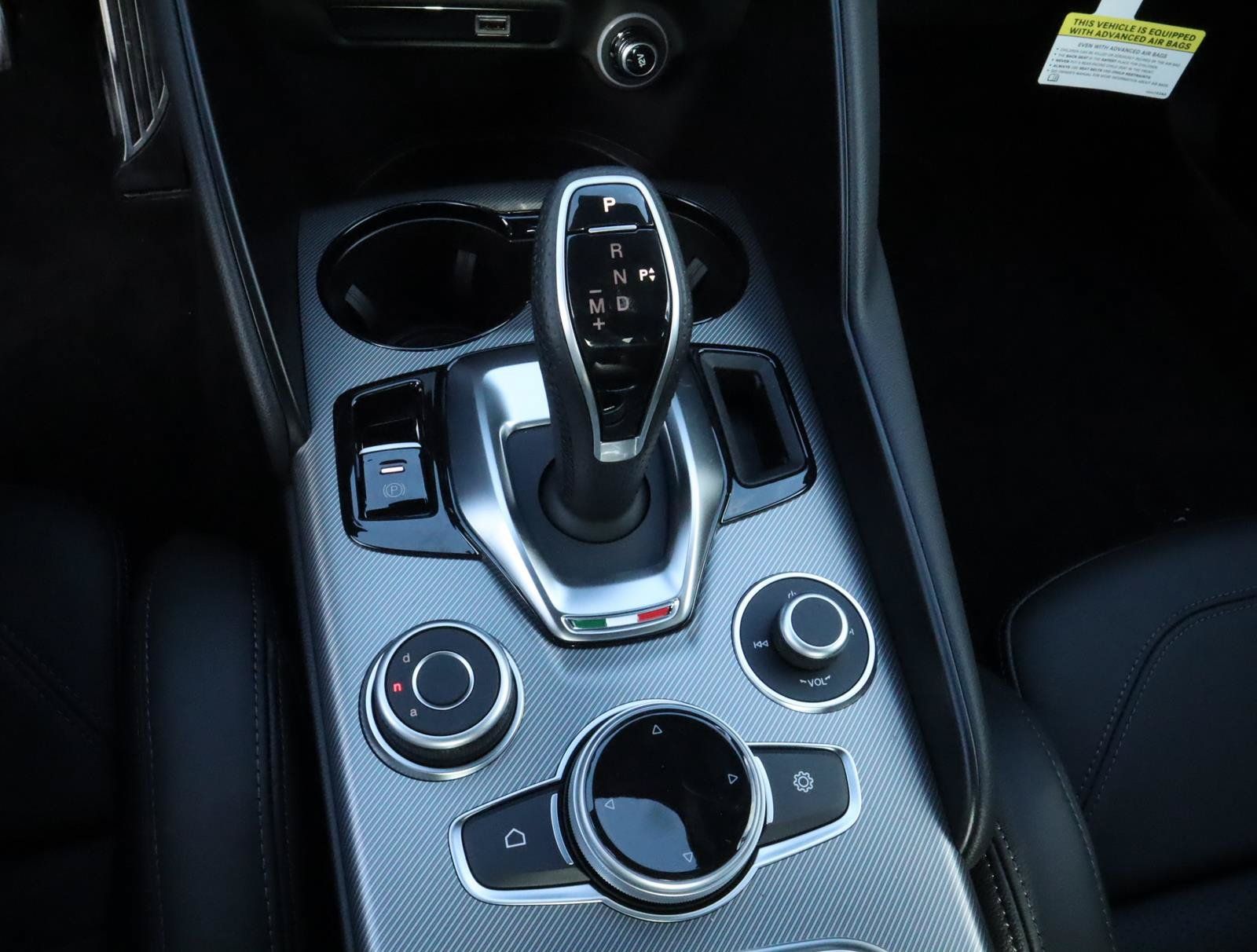 New 2025 Alfa Romeo Giulia w/ Veloce Package Rwd image 11