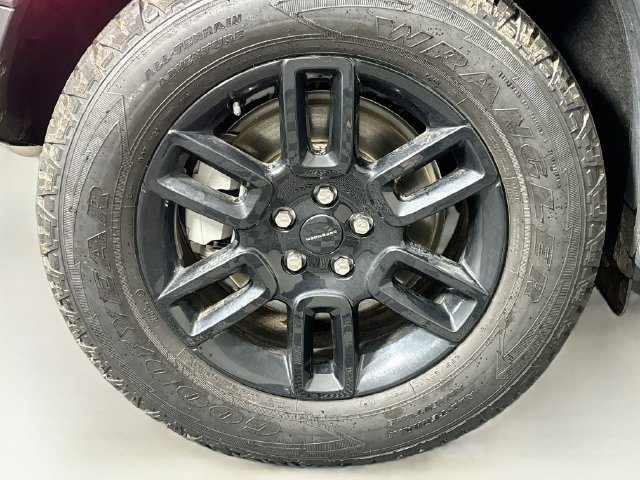 Used 2026 Land Rover Defender 110 S AWD/4WD image 31