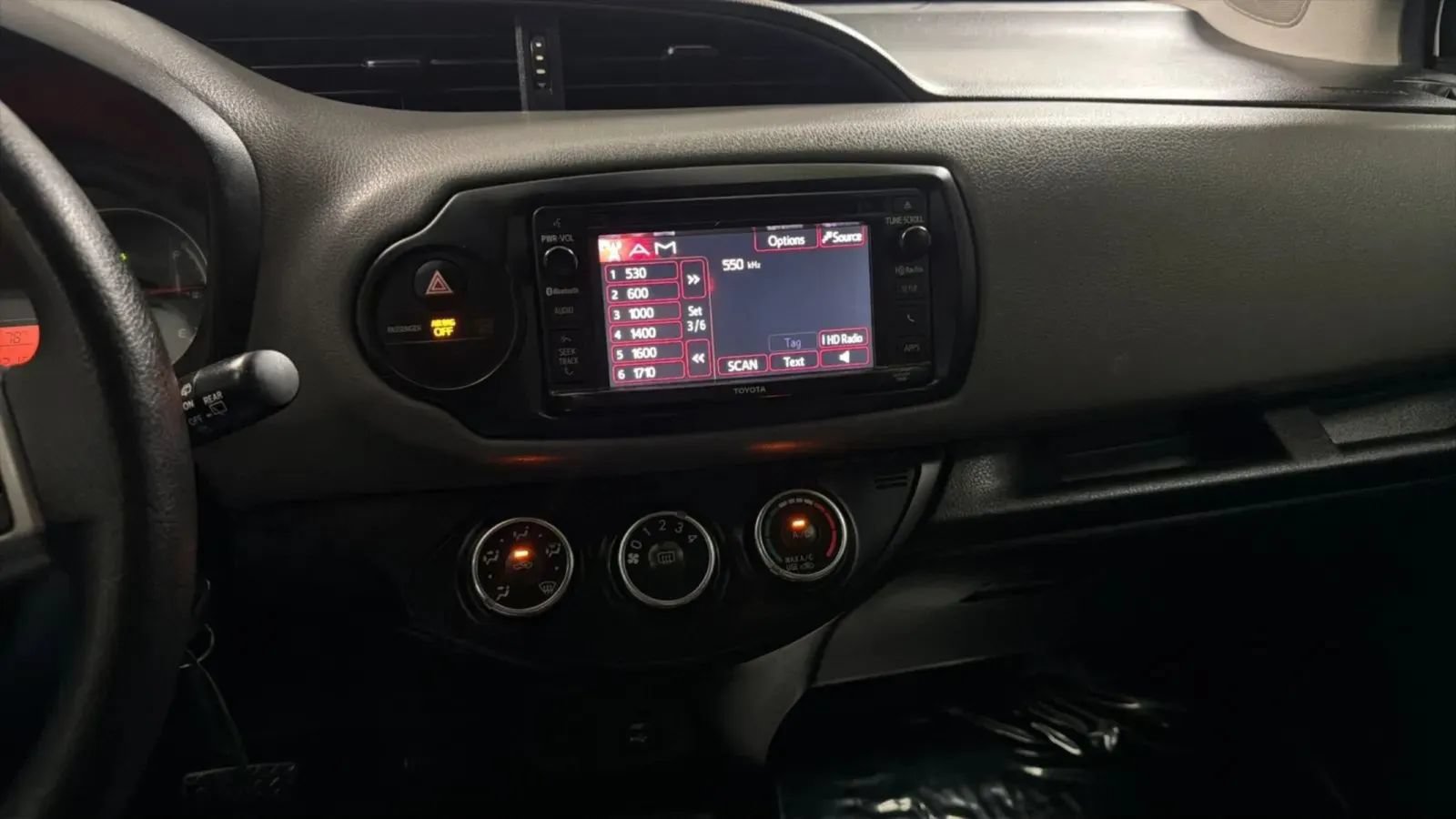 Used 2017 Toyota Yaris L w/ Carpet Mat Package FWD image 14