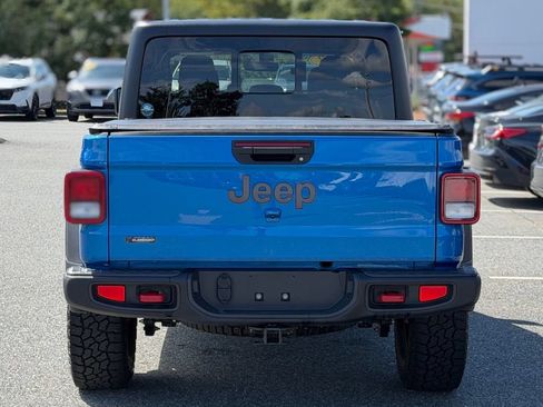 Used 2023 Jeep Gladiator Rubicon w/ Cold Weather Group AWD/4WD image 4