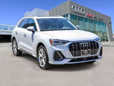 Used 2023 Audi Q3 2.0T Premium w/ Convenience Package AWD/4WD image 5