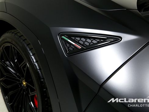 Used 2025 Lamborghini Urus S AWD/4WD image 44