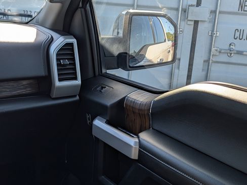Used 2019 Ford F150 Lariat w/ Equipment Group 502A Luxury AWD/4WD image 18
