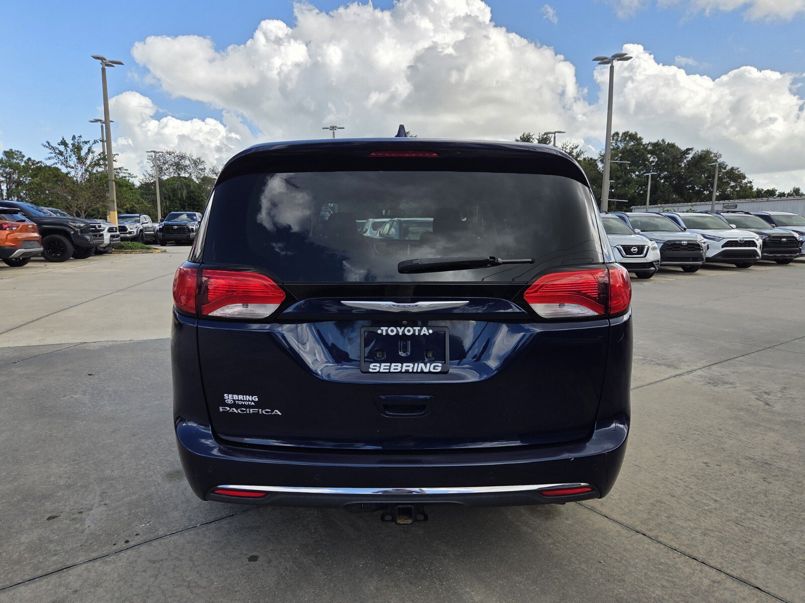 Used 2017 Chrysler Pacifica Touring Plus FWD image 8
