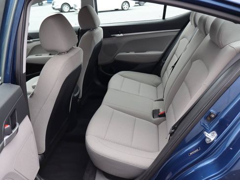 Used 2020 Hyundai Elantra SE FWD image 4