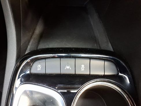 Certified 2021 Buick Encore GX Preferred w/ LPO, Trailering Package image 13