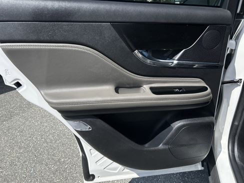 Used 2023 Lincoln Corsair Reserve w/ Equipment Group 201A image 15