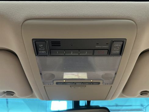 Used 2010 Lexus LX 570 4WD image 33