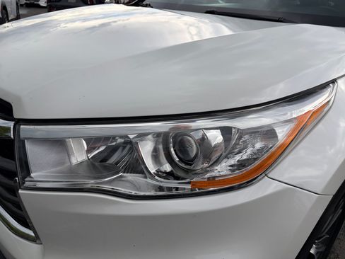 Used 2016 Toyota Highlander XLE AWD/4WD image 9