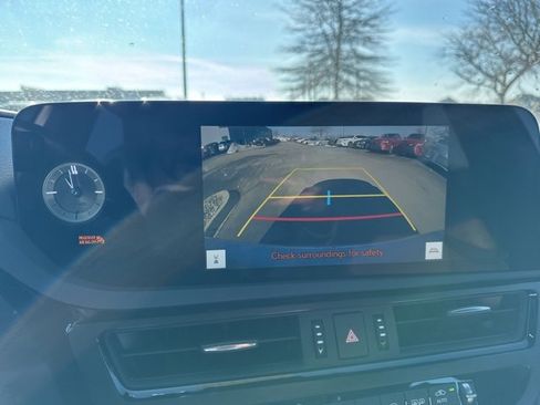 Certified 2025 Lexus ES 300h w/ Premium Package image 12