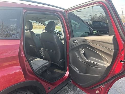 Used 2018 Ford Escape SE w/ SE Sport Appearance Package AWD/4WD image 33