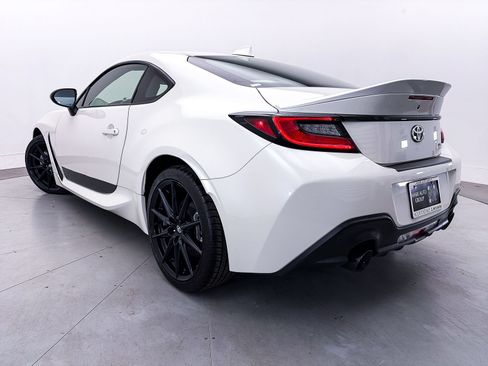 Used 2024 Toyota GR86 Premium RWD image 2