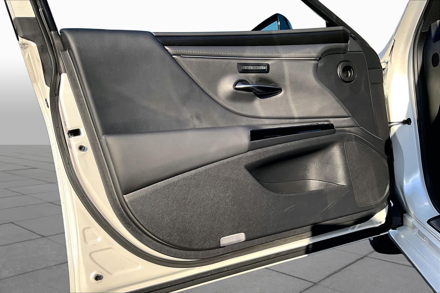 Used 2024 Lexus ES 350 w/ Premium Package FWD image 20