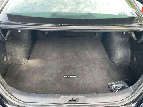 Used 2025 Nissan Altima 2.5 SV FWD image 14