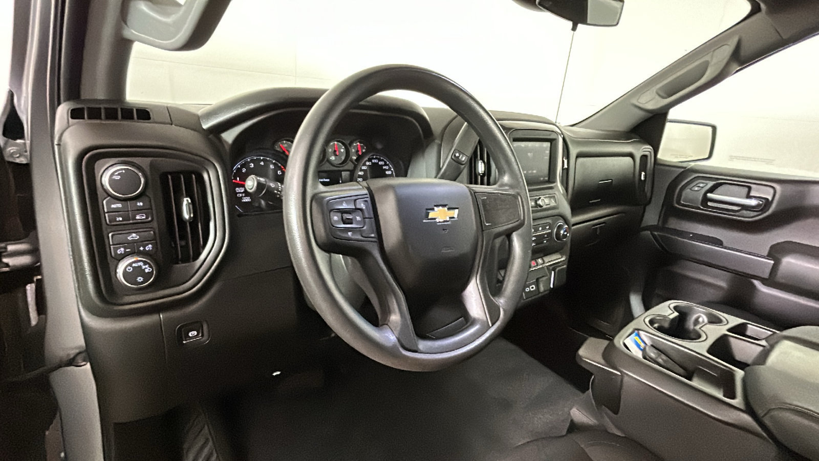 Used 2024 Chevrolet Silverado 1500 Custom AWD/4WD image 16