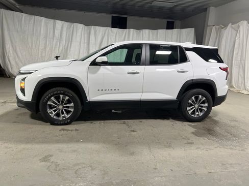 Used 2025 Chevrolet Equinox LT FWD image 4