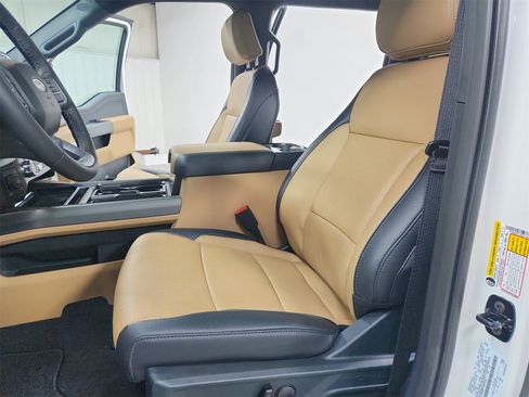 New 2026 Ford F250 Lariat w/ Chrome Package image 19