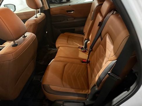 Certified 2025 Nissan Pathfinder Platinum w/ Cargo Package FWD image 24