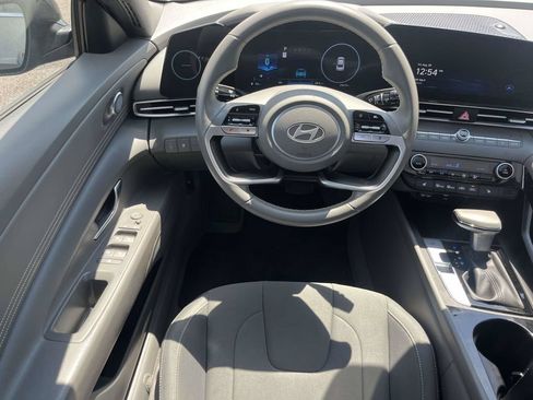 Certified 2024 Hyundai Elantra SEL w/ Convenience Package FWD image 13