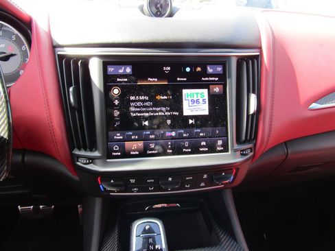 Used 2022 Maserati Levante Trofeo image 11