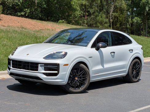 Certified 2026 Porsche Cayenne E-Hybrid Coupe AWD/4WD image 1