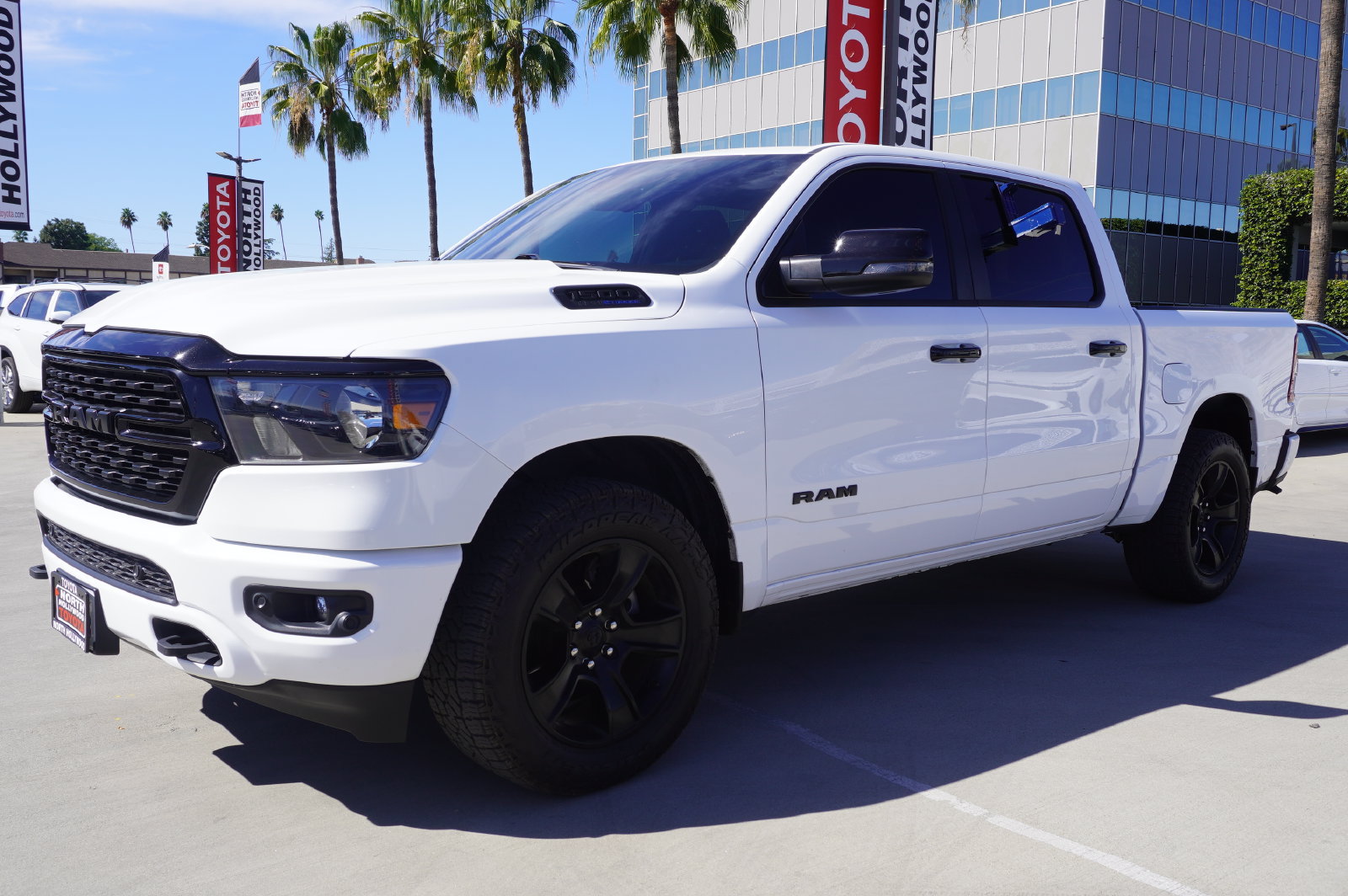 Used 2023 RAM 1500 Big Horn AWD/4WD image 3