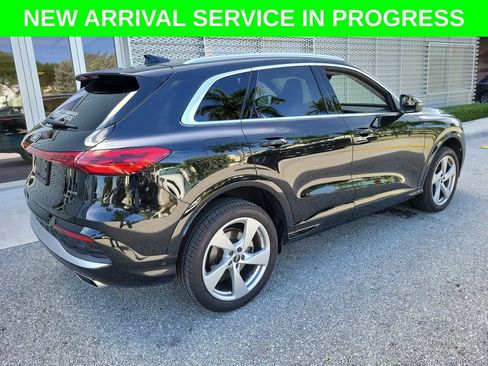 Used 2025 Audi Q5 Premium Plus w/ Premium Plus AWD/4WD image 4