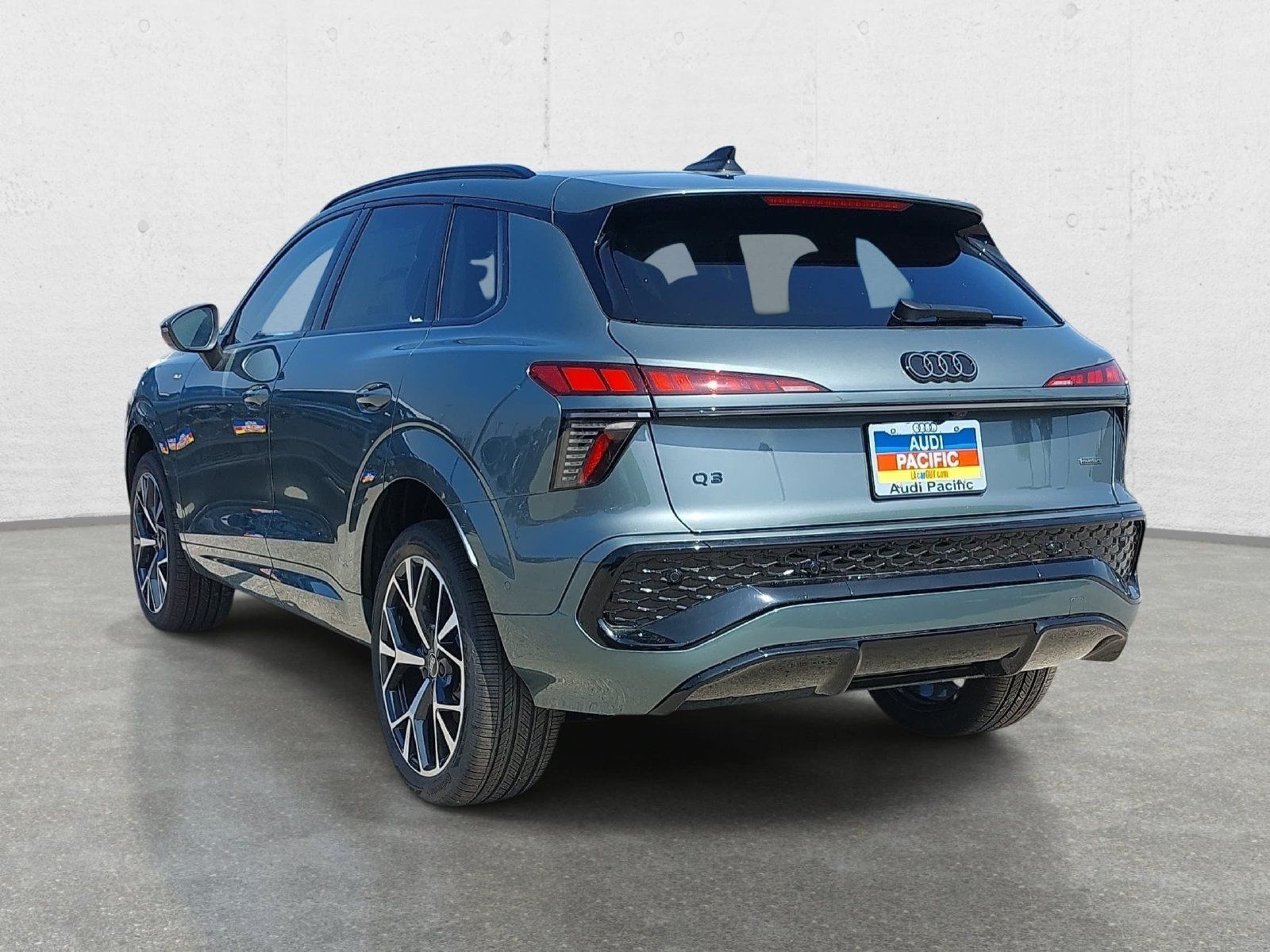 New 2026 Audi Q3 quattro 2.0T AWD/4WD image 7