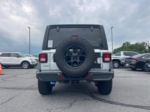 Used 2024 Jeep Wrangler Unlimited AWD/4WD image 4