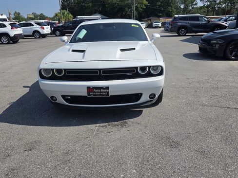 Used 2016 Dodge Challenger SXT Plus RWD image 2