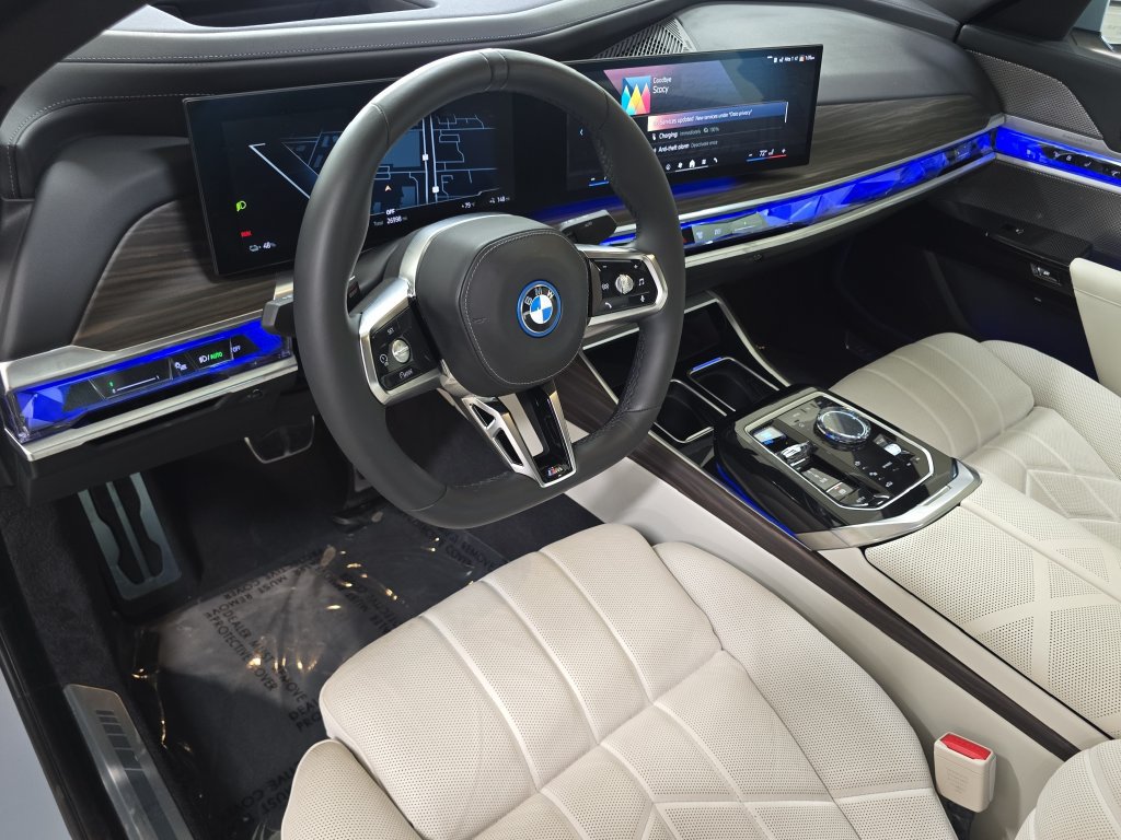 Used 2023 BMW i7 xDrive60 AWD/4WD image 19