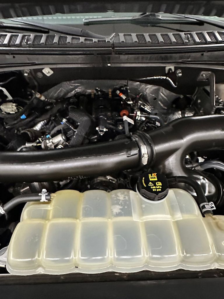 Used 2022 Ford Expedition XLT AWD/4WD image 7