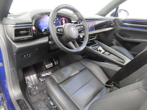 Certified 2025 Porsche Macan Electric RWD image 4