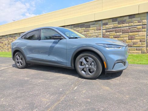 Used 2023 Ford Mustang Mach-E Select image 1