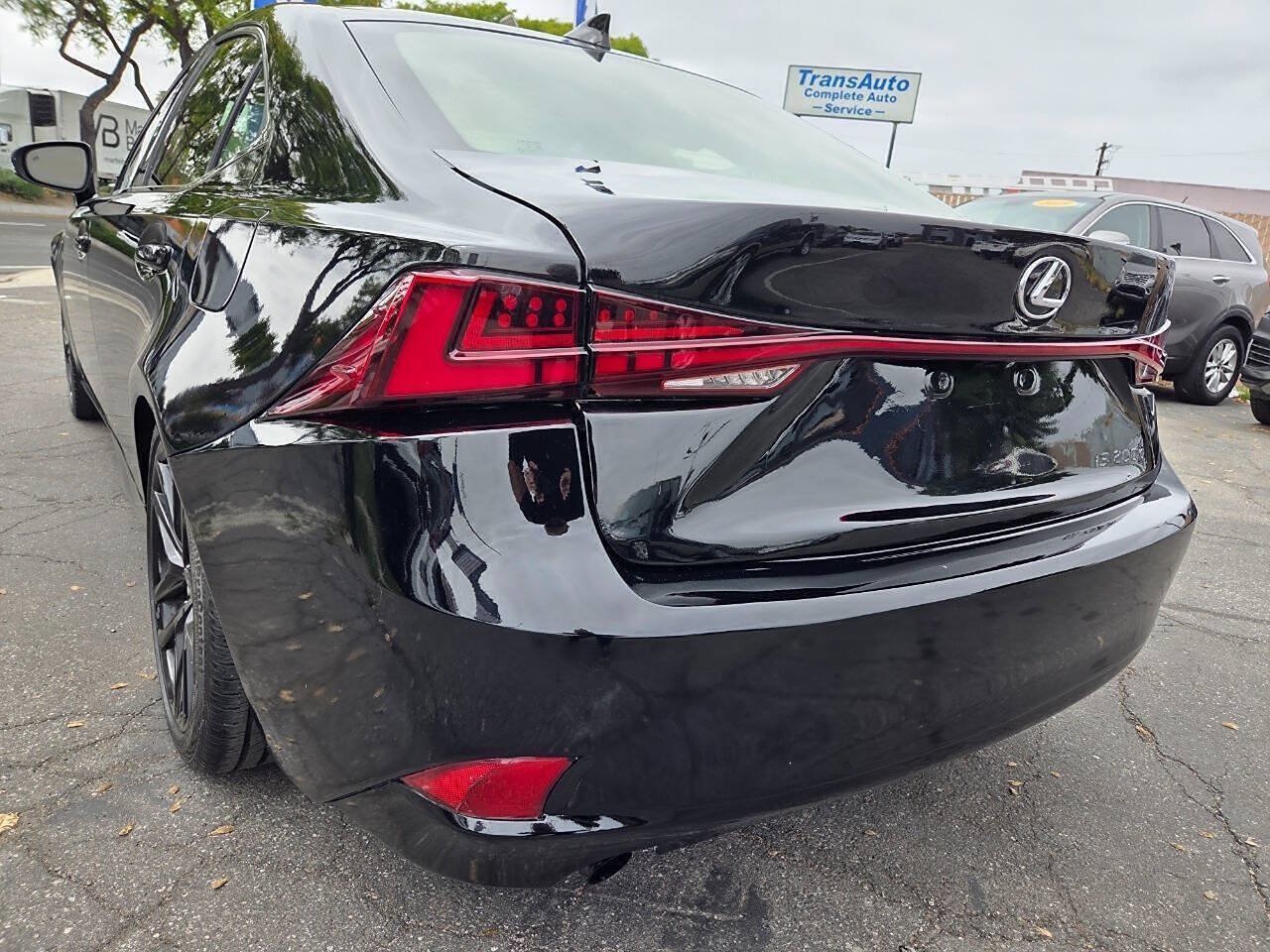 Used 2016 Lexus IS 200t w/ F Sport Package RWD image 13