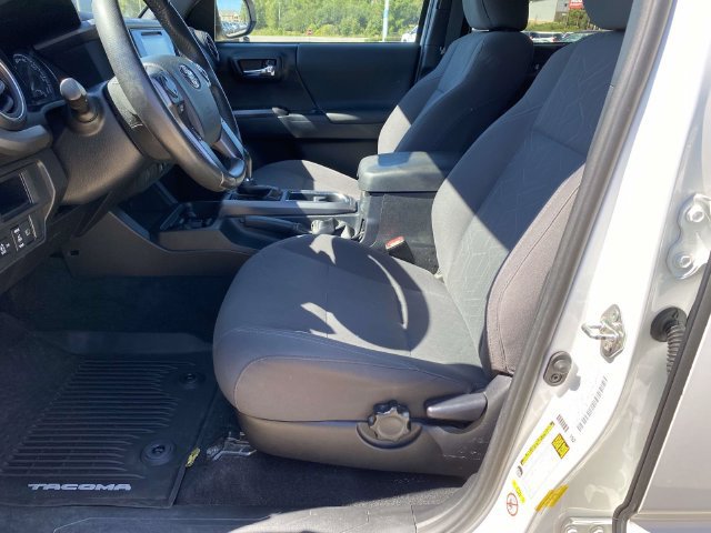 Used 2019 Toyota Tacoma TRD Off-Road AWD/4WD image 11