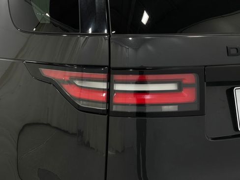 Used 2020 Land Rover Discovery HSE image 37