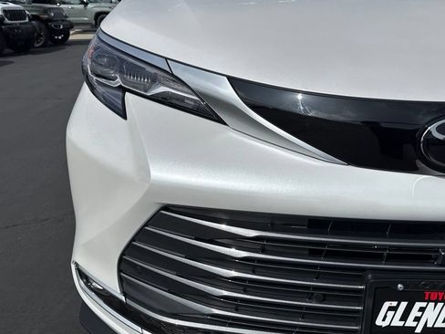 New 2026 Toyota Sienna Platinum AWD/4WD image 13