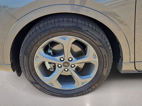 Used 2023 Ford Escape ST-Line FWD image 10