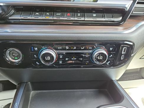 Used 2023 GMC Sierra 1500 SLT w/ SLT Convenience Package AWD/4WD image 25