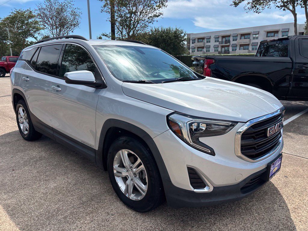 Used 2019 GMC Terrain SLE w/ Driver Convenience Package FWD image 3