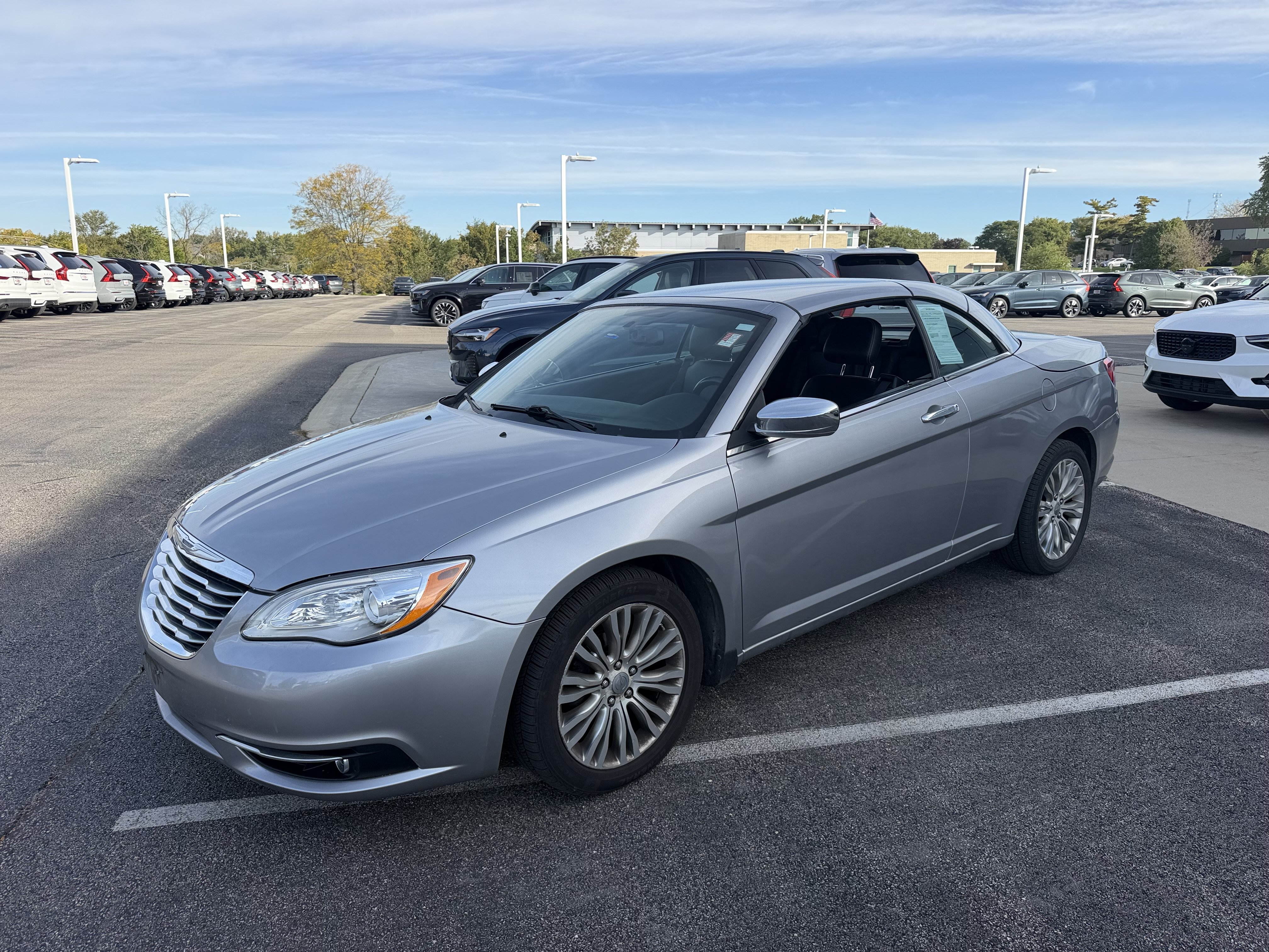 Used 2013 Chrysler 200 Limited FWD image 6
