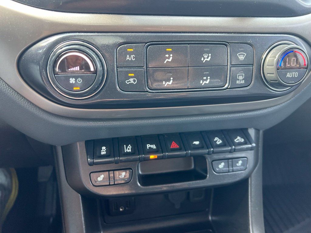 Used 2021 Chevrolet Colorado Z71 w/ Safety Package AWD/4WD image 38