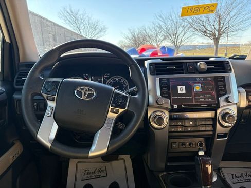 Used 2020 Toyota 4Runner Limited image 22
